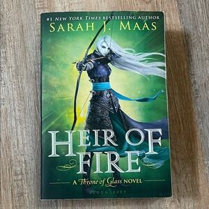 Heir of Fire by Sarah J. Maas - Green Fantasy Paperback